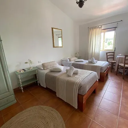 فندق مبيت وإفطار La Pitraia